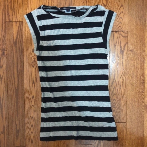 3/$15 - Striped t-shirt - Picture 5 of 5